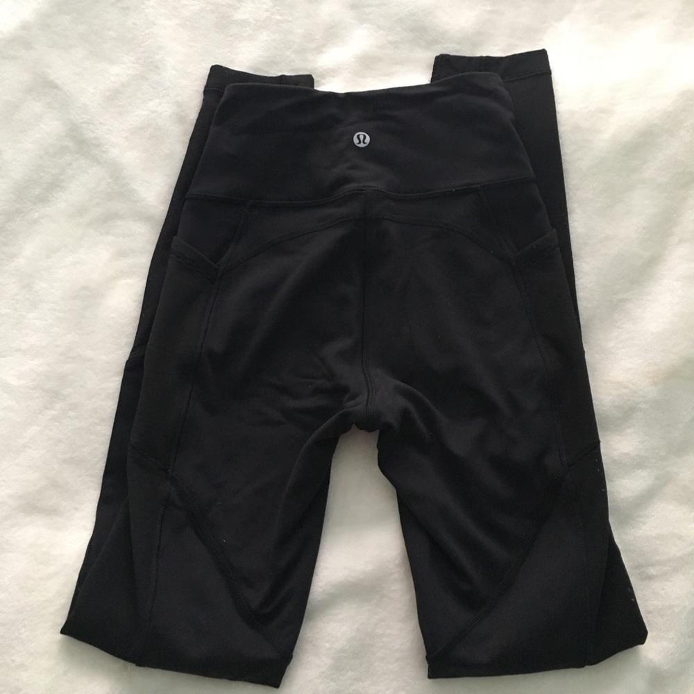 Black Lululemon fit physique leggings